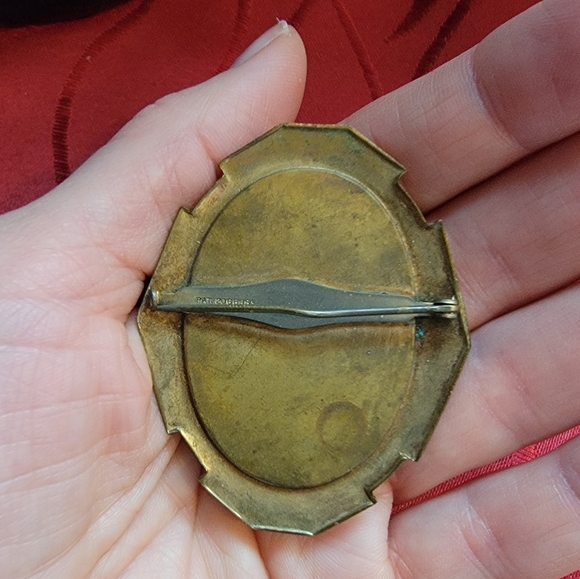 Vintage Victorian Brass Cameo Brooch - Picture 4 of 12